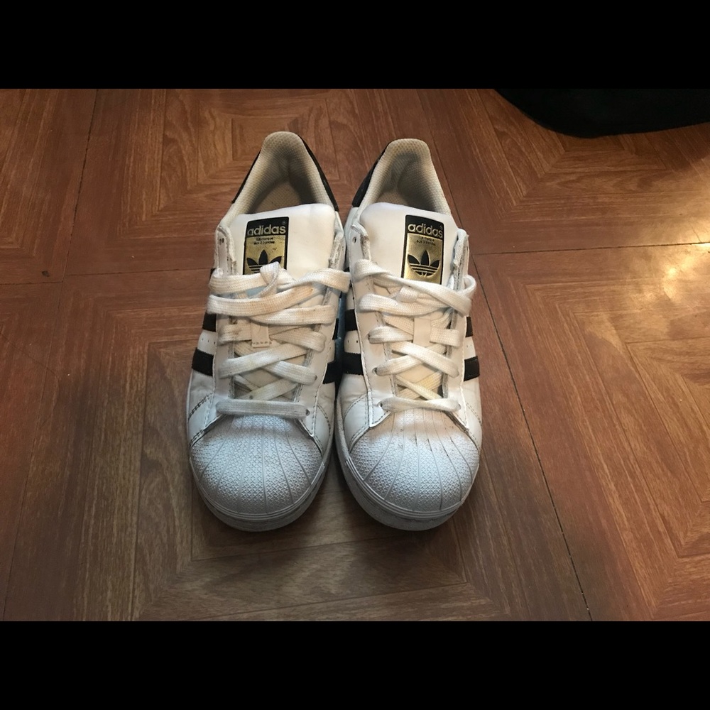 Adidas Superstar sneakers size 5.5